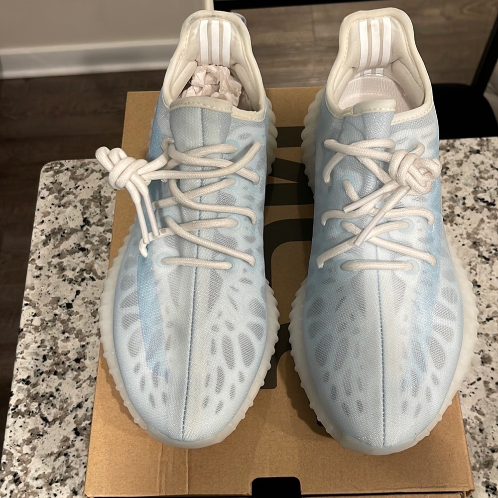 Yeezy boost 350 V2 Monice Size 8